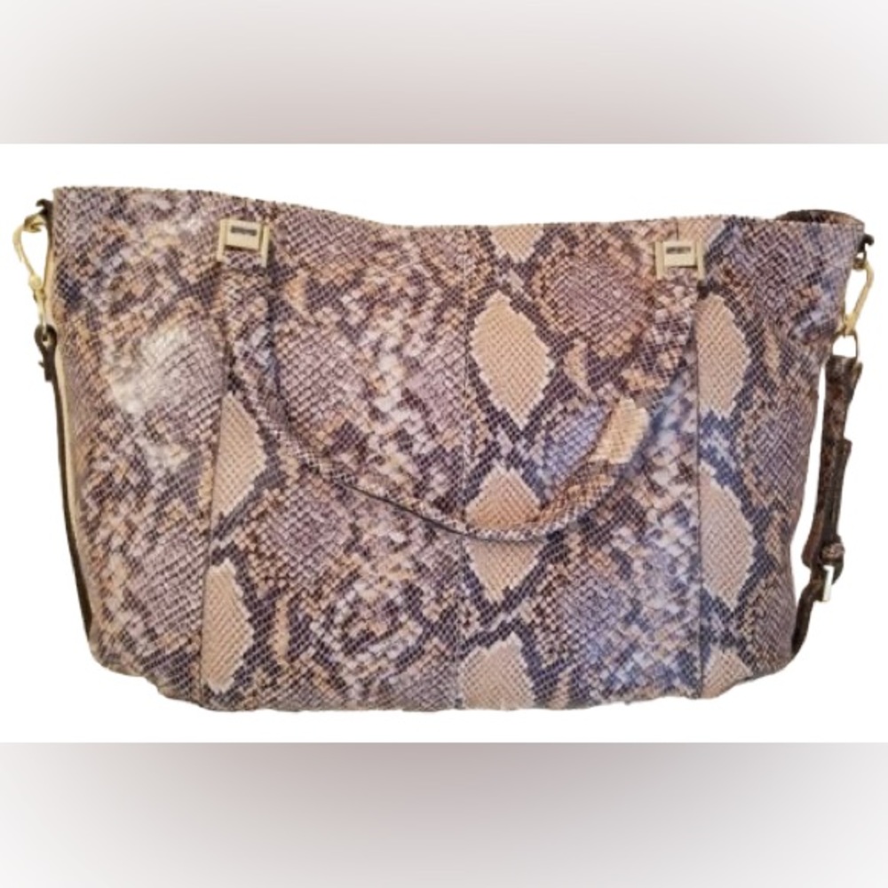 G.I.L.I. Smooth Leather Large Foldover Satchel